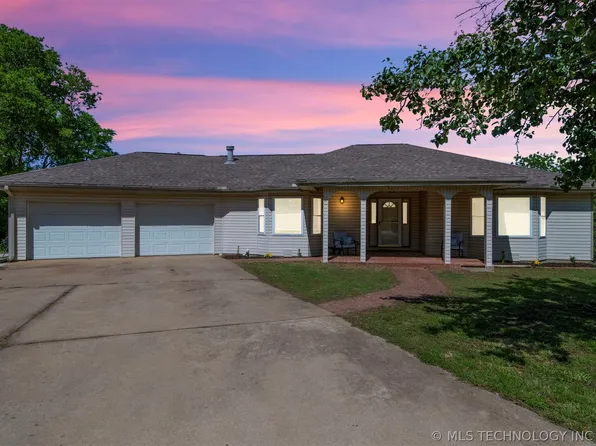 10705 E Canyon Oaks Rd, Claremore, OK 74017