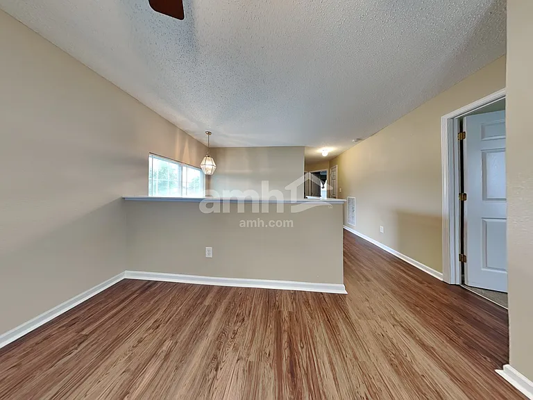 8146 Whitham Dr — Photo 11