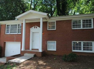 411 Windsor Dr, Forest Park, GA 30297