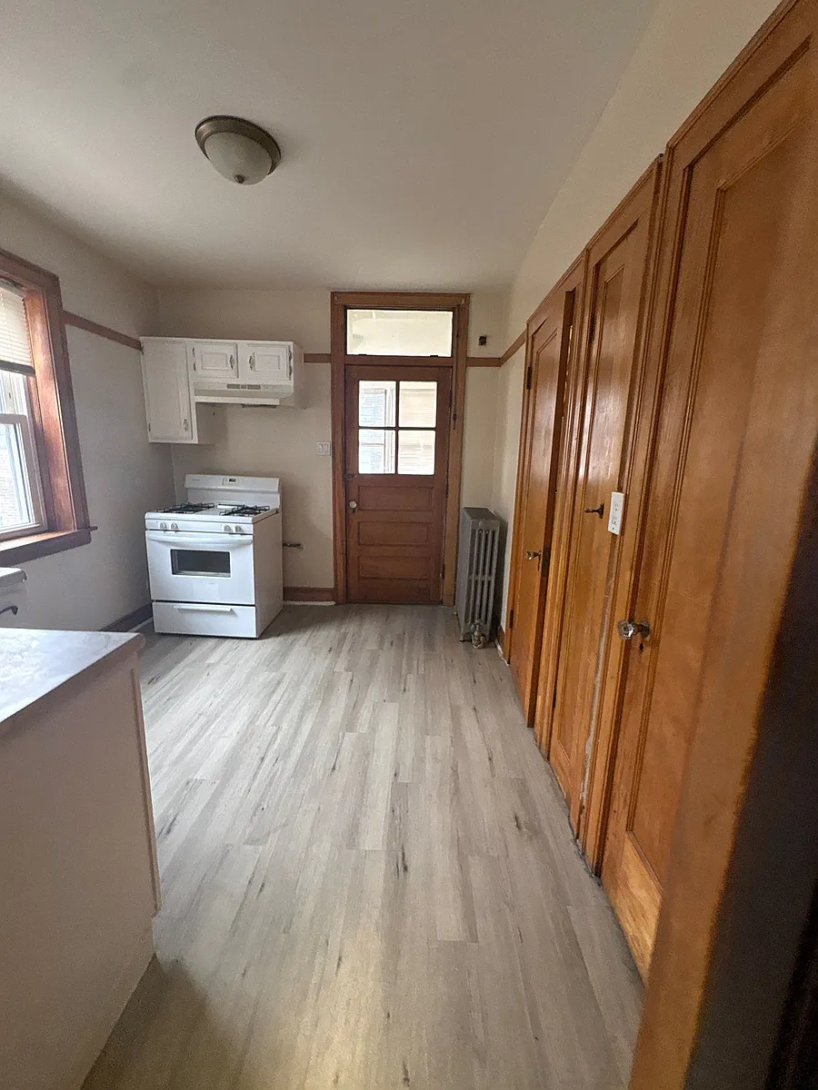 Building Photo - 7444 S Langley Ave #1S