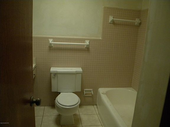 4th image of 2863 Wanda Dr