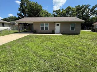 320 E Allison St, Nevada, MO 64772