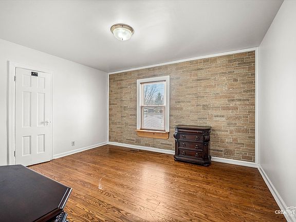 4th image of 421 N Neltnor Blvd