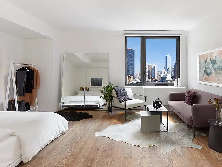 445 W 35th St #7A — Photo 1