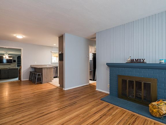 4th image of 2916 California St NE