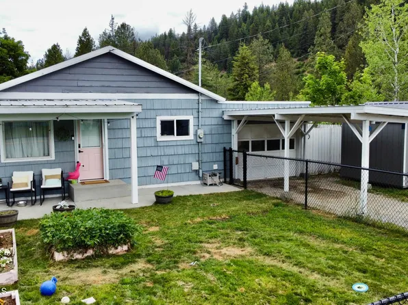 306 N 3rd St, Osburn, ID 83849