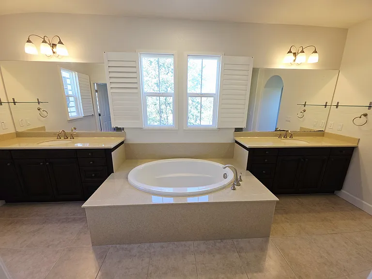 4887 Thorndike Ln — Photo 32