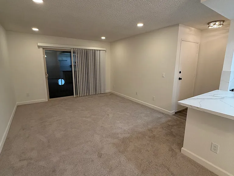 6064 Rancho Mission Rd #454 — Photo 8
