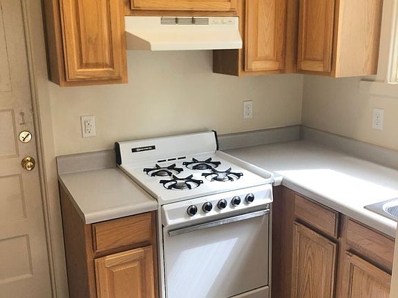 5th image of 3759 Fillmore St APT 11