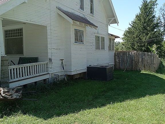 2nd image of 707 S 5th St