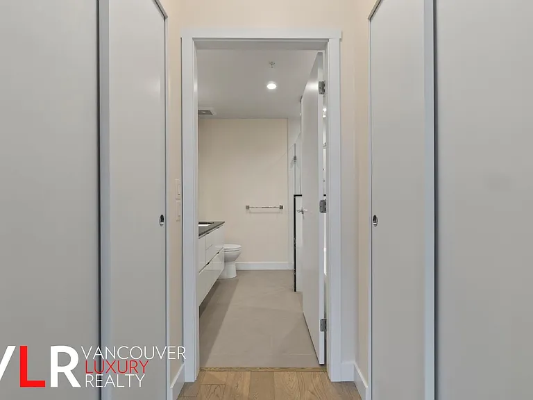 6733 Cambie St #303 — Photo 13