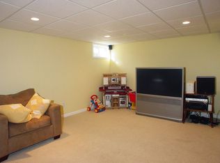 221 Beacon Point Ln, Grover, MO 63040