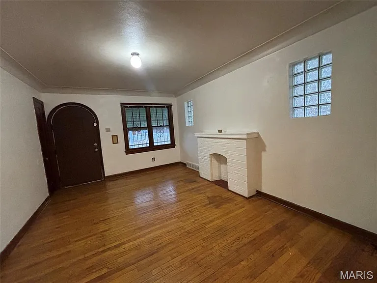 5916 Alpha Ave — Photo 4