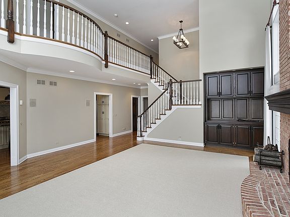 4th image of 1388 Lake St