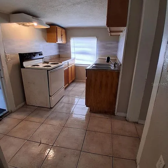 1703 McCarthy Ave — Photo 14