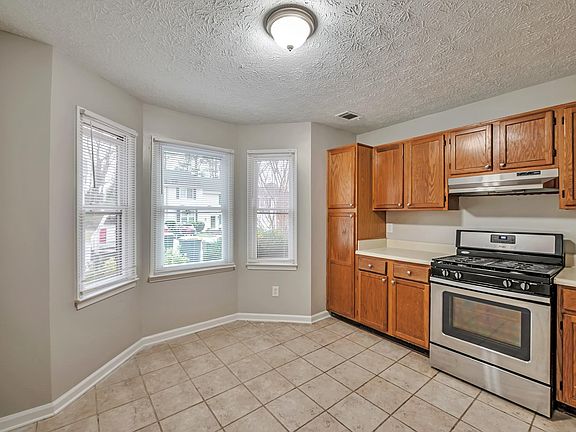 2nd image of 1002 Kennesborough Rd NW