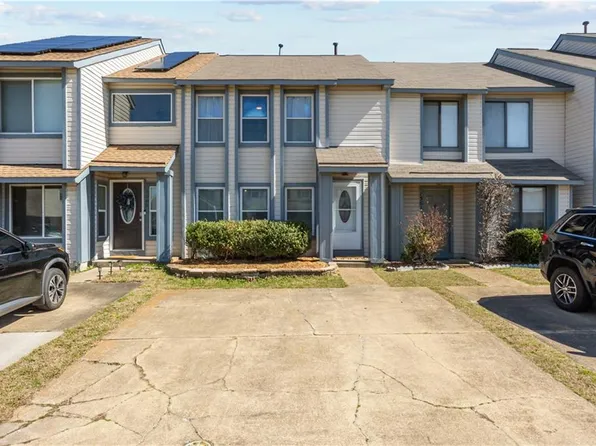 1563 Sword Dancer Dr, Virginia Beach, VA 23454