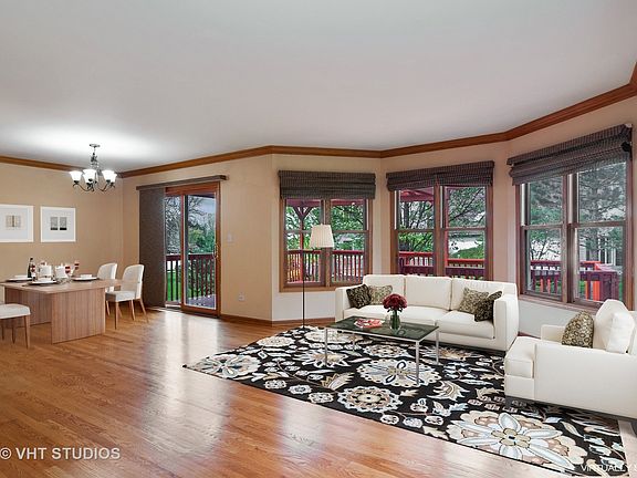 3rd image of 903 Thornwood Ct