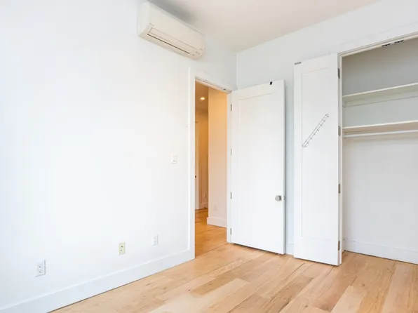 129 Troutman Street image 5 of 26