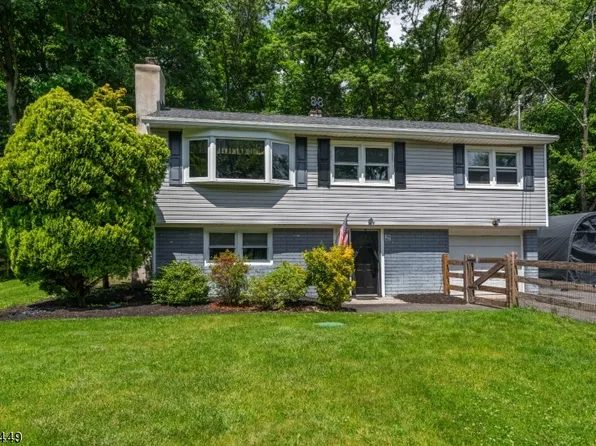 46 Venetian Dr, Jefferson Twp., NJ 07849