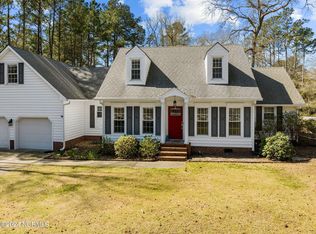 2001 Grenville Ct, Trent Woods, NC 28562