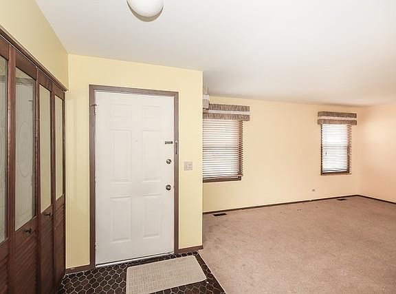 2nd image of 1054 Stonehedge Dr