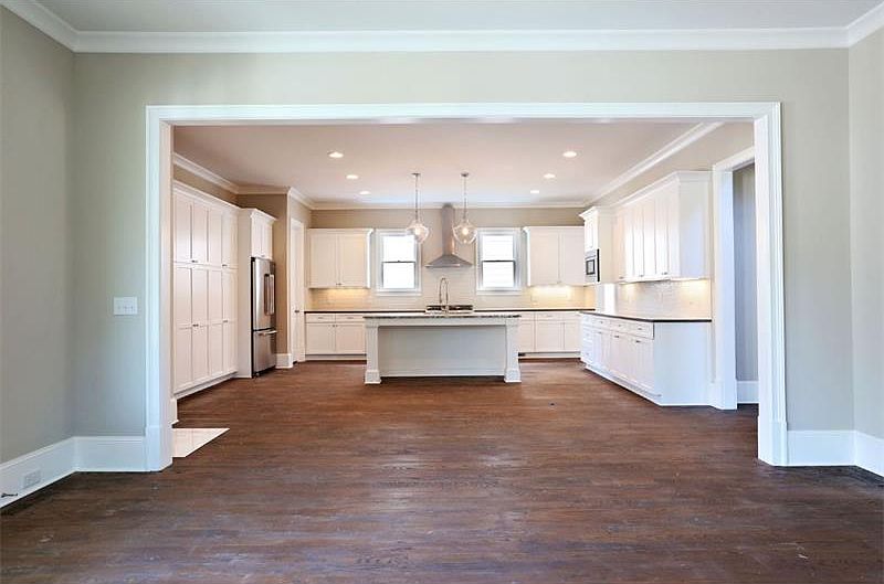 2nd image of 9 McEvoy Ln