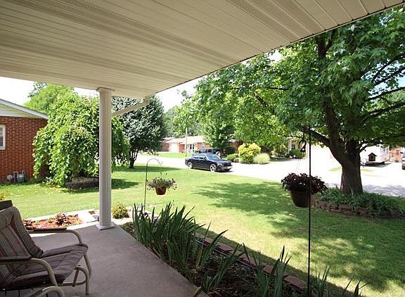 4th image of 32 Snowbird Ln