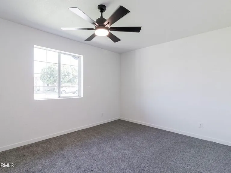 719 E Fillmore St — Photo 15