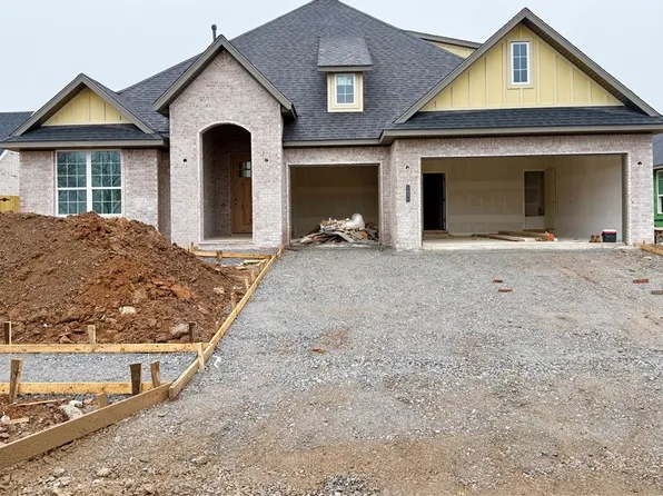 1431 Josephine Dr, Centerton, AR 72719