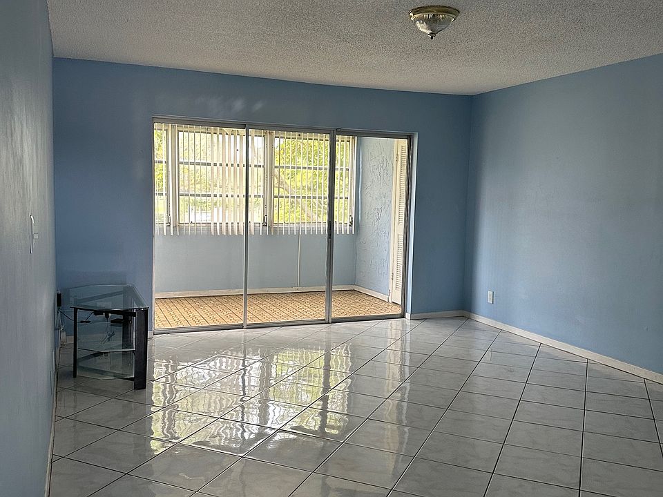 1st image of 729 Lori Dr APT 202