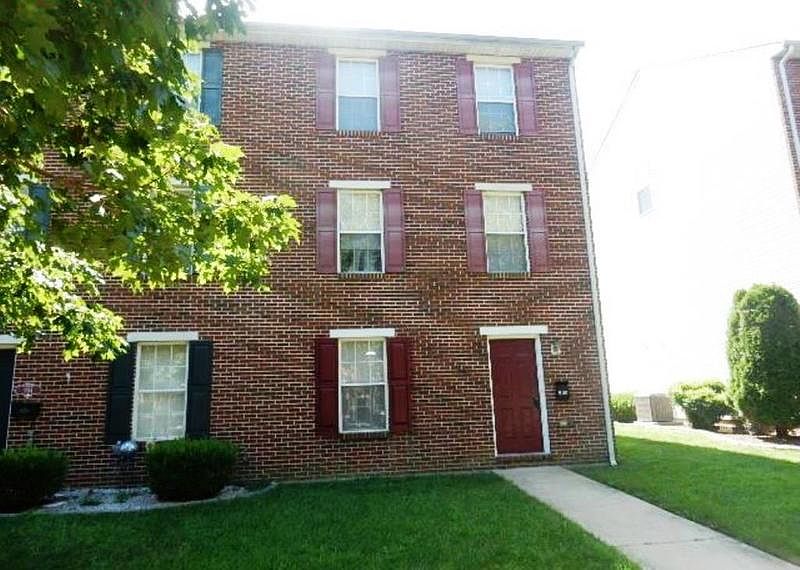 2nd image of 906 Gray St