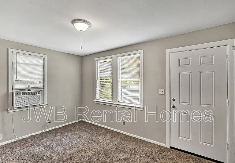 2387 2nd Ave — Photo 8