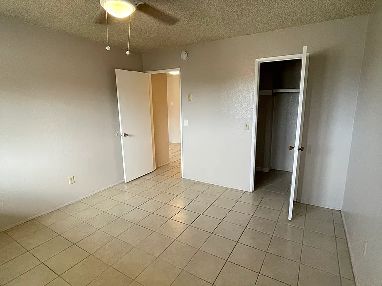 2004 D Ave #11 — Photo 11