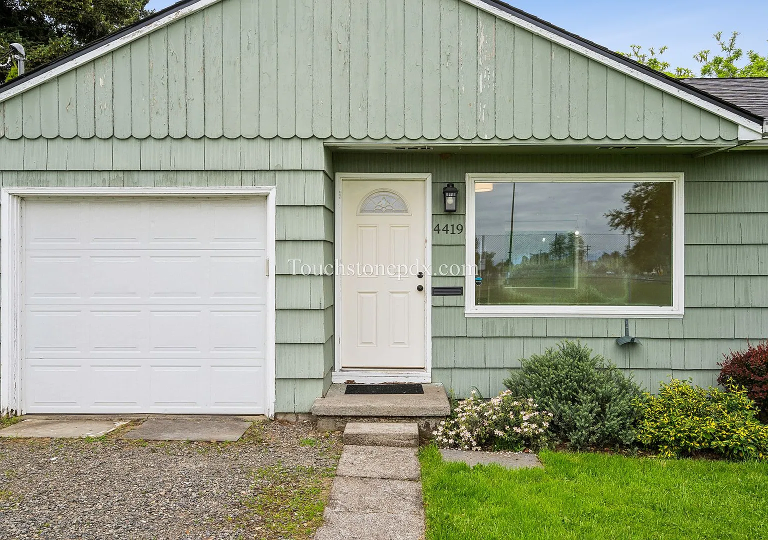 Updated NE Portland Home w/Fenced Yard and Upgrades! — Photo 3