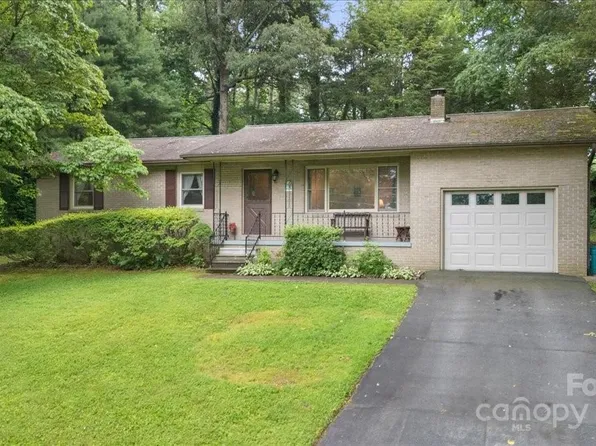 111 Cannon Dr, Hendersonville, NC 28792