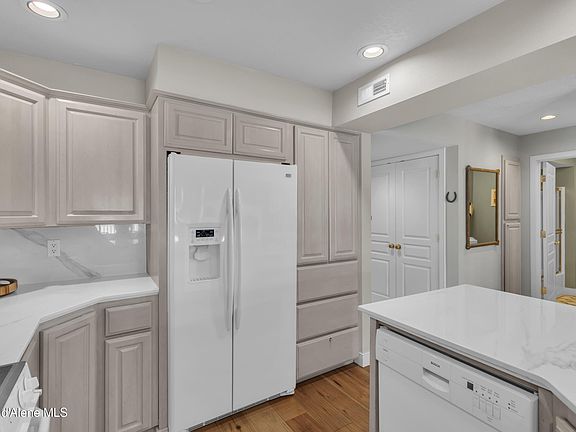 5th image of 4549 S Arrow Point Dr APT 201
