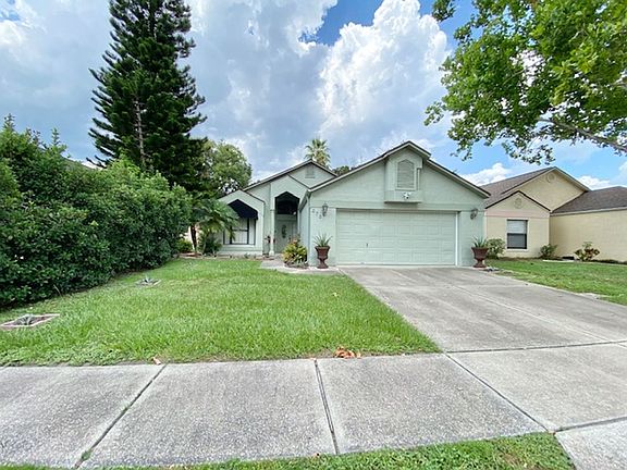 2nd image of 273 Lakebreeze Cir