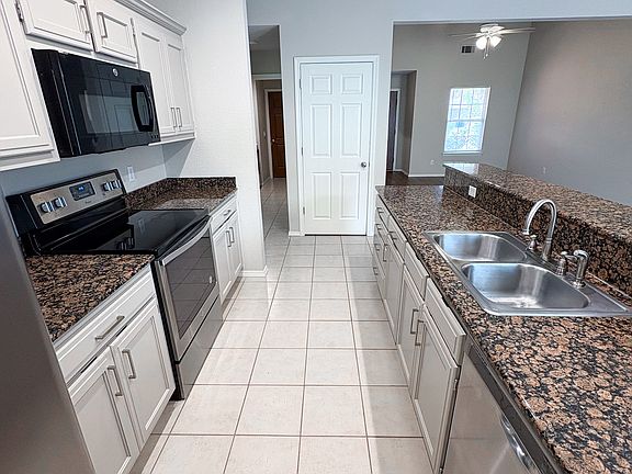 5th image of 3007 SW Deerfield Blvd Unit 2