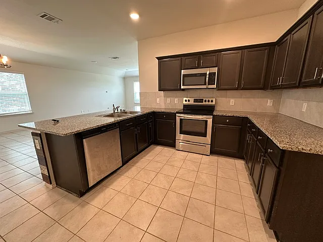 1202 Meadow Wood Ct — Photo 12