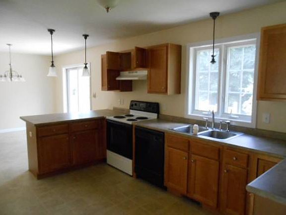 2nd image of 37 Badger Hill Dr