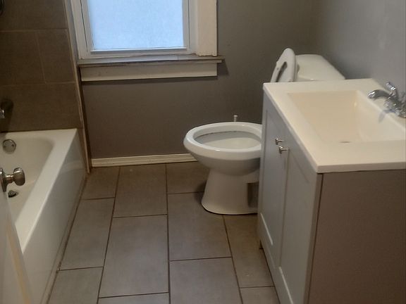 4th image of 3286 W Euclid Ave