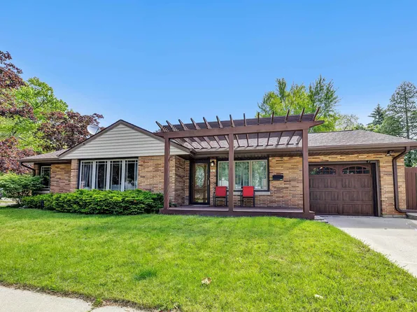 1217 N 23rd St, Manitowoc, WI 54220