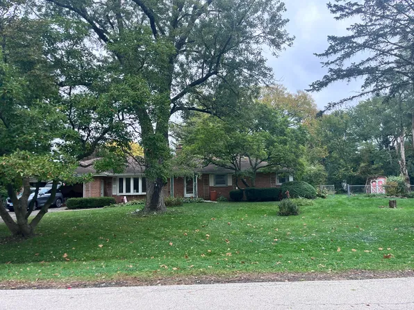 21 Glenbrook Dr, Prospect Heights, IL 60070