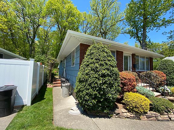 3rd image of 133 Oakdale St
