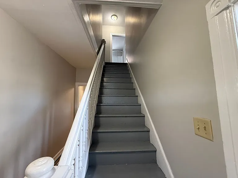 410 Wolf Ave — Photo 9