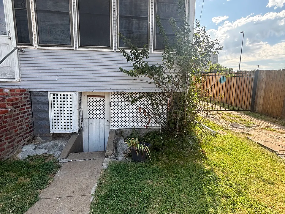 1418 S Denver Ave #BASEMENT