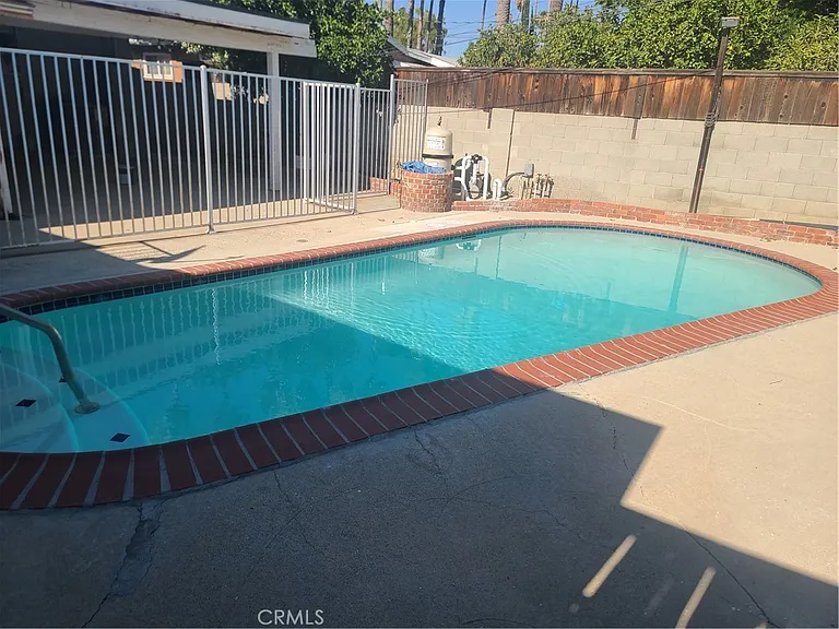 20340 Sherman Way — Photo 40