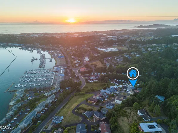 814 SE Crescent Pl, Newport, OR 97365