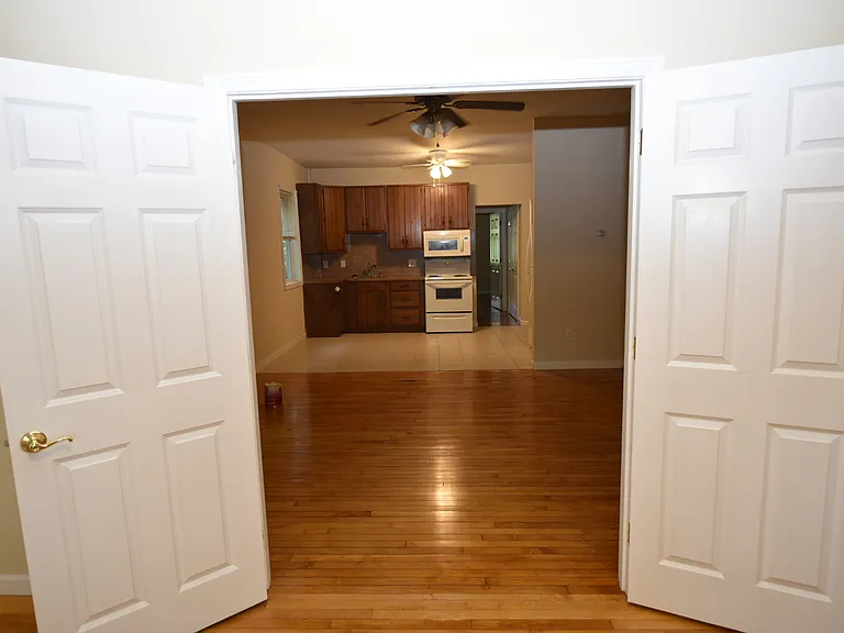 56 Westwood Ave #B — Photo 5